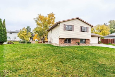 1725 Whitestone Cir S, Fargo, ND 58103 - photo 3