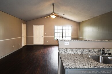 403 N Maple St, Sallisaw, OK 74955 - photo 4