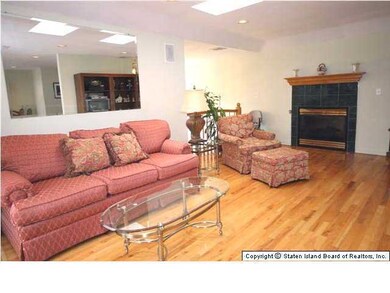 75 Melrose Ave, Staten Island, NY 10301 - photo 6
