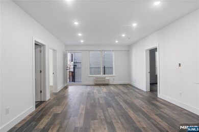 521 10th St unit 2, Union City, NJ 07087 - photo 3