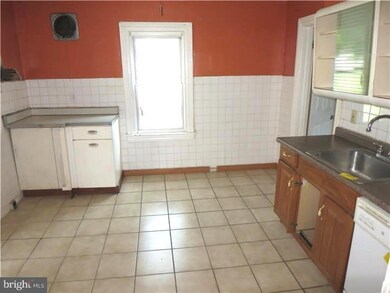 19 E Wood St, Paulsboro, NJ 08066 - photo 4