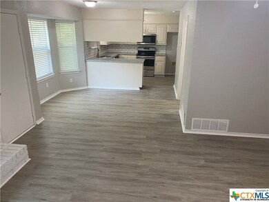 128 E Blancas Dr, Copperas Cove, TX 76522 - photo 7