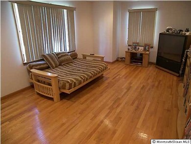 11 Crystal Ct, Middletown, NJ 07748 - photo 5