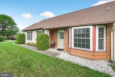 6908 Chokeberry Ct, Frederick, MD 21703 - photo 2