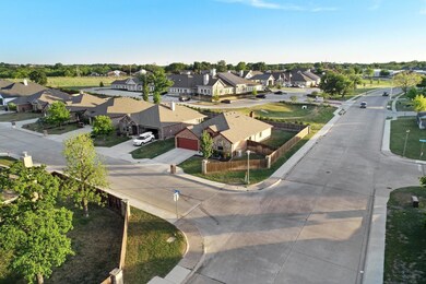 1300 Town Creek Cir, Weatherford, TX 76086 - photo 3