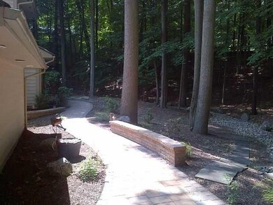 Yard/Garden PROFESSIONAL LANDSCAPING GIVES THIS HO