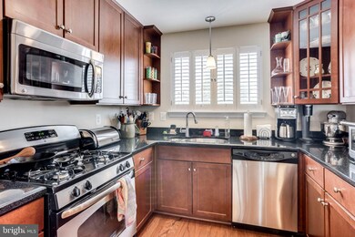 4117 S Four Mile Run Dr unit B, Arlington, VA 22204 - photo 6