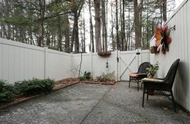 607 Windsor Dr unit 607, Framingham, MA 01701 - photo 2