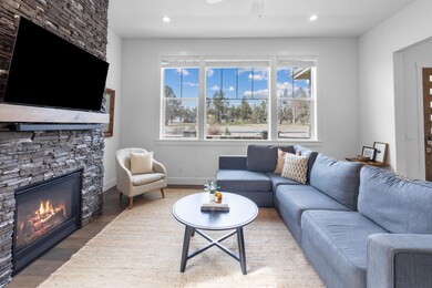 4096 SW Badger Ave, Redmond, OR 97756 - photo 3