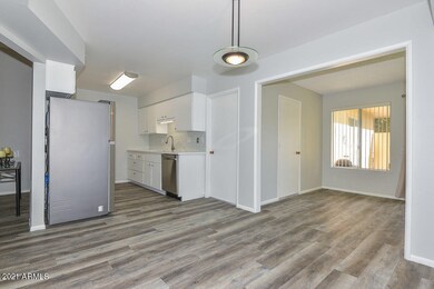 14221 N Newcastle Dr, Sun City, AZ 85351 - photo 7