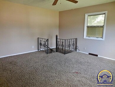 1831 SW 36th St, Topeka, KS 66611 - photo 3