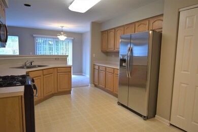 846 Old Checker Rd unit E3, Buffalo Grove, IL 60089 - photo 2