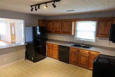 114 Bowers St, Johnson City, TN 37601 - photo 6