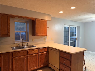 556 W 29th St, Erie, PA 16508 - photo 7