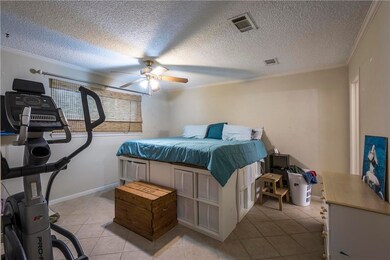 2714 Perry Ln, Alvin, TX 77511 - photo 2