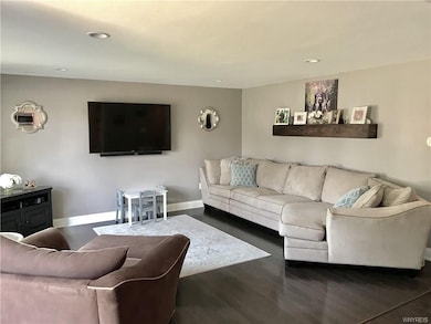 1009 Thomas Fox Dr E, North Tonawanda, NY 14120 - photo 5