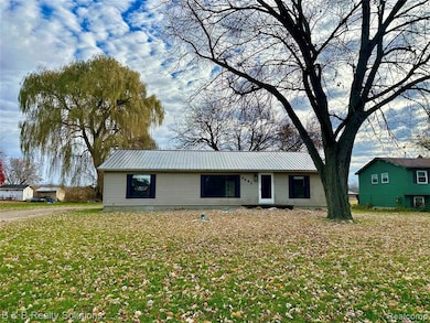 6692 Jones Rd, North Branch, MI 48461 - photo 2