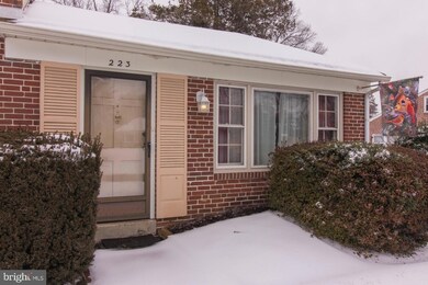 223 Canterbury Dr, Wallingford, PA 19086 - photo 2