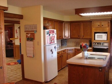 1609 S Madison St, Hugoton, KS 67951 - photo 3