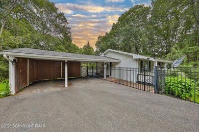 1094 Maple Lake Dr, Bushkill, PA 18324 - photo 2