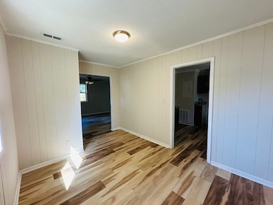 319 W Magnolia St, Fitzgerald, GA 31750 - photo 6