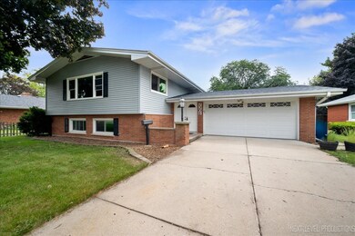 1306 W Illinois Ave, Aurora, IL 60506 - photo 3
