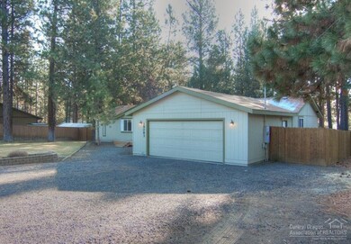 19083 Pumice Butte Rd, Bend, OR 97702 - photo 2