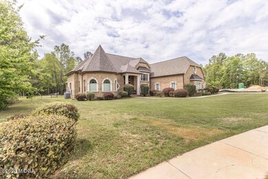 702 Latrobe Way 3