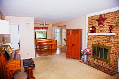 1811 Staffordshire Rd, Columbus, OH 43229 - photo 2