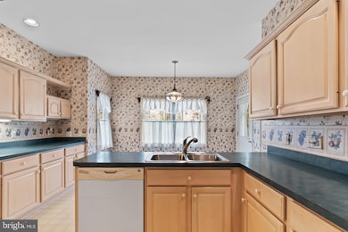 6226 Charing Cross, Mechanicsburg, PA 17050 - photo 5