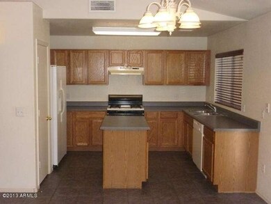Kitchen W/Island Great for Entertaining
