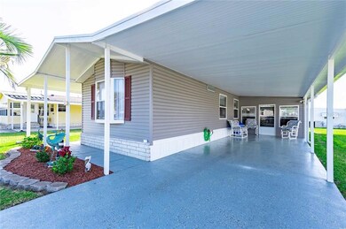 36708 Dina Dr, Zephyrhills, FL 33542 - photo 4