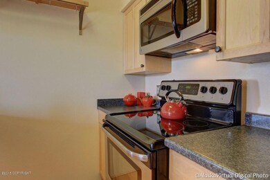 Kitchen W/Stainless Steel Appliances