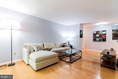 1658 Parkcrest Cir unit 200, Reston, VA 20190 - photo 5