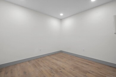 111 Bank St unit 3D, Waterbury, CT 06702 - photo 5