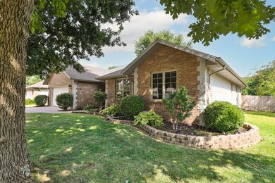 1011 W Oakhurst St, Nixa, MO 65714 - photo 2