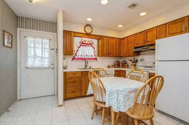 06_10EllsworthCt_5_Kitchen_Large