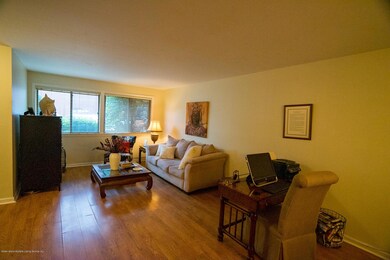 9 Pamela Ln unit 129, Staten Island, NY 10304 - photo 5