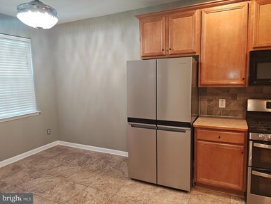 13834 Greendale Dr unit 58, Woodbridge, VA 22191 - photo 5