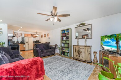 121 Clark Ln, Staten Island, NY 10304 - photo 7