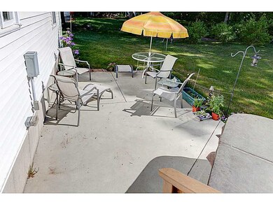 18 Woodcrest Dr, Cumberland, RI 02864 - photo 6