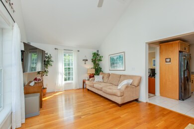 77 Rosegate Farm Dr, Manchester, NH 03109 - photo 4