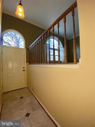 2982 Mission Square Dr, Fairfax, VA 22031 - photo 7