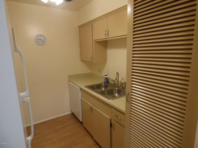 1600 N Wilmot Rd unit 129, Tucson, AZ 85712 - photo 4