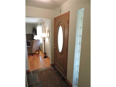 Entry/Foyer.