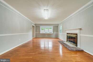 9206 Lawnview Ln, Laurel, MD 20708 - photo 5