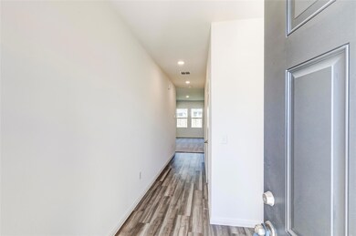 344 Enforcer Loop, Jarrell, TX 76537 - photo 6