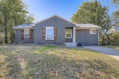 View of front of house with a front yard