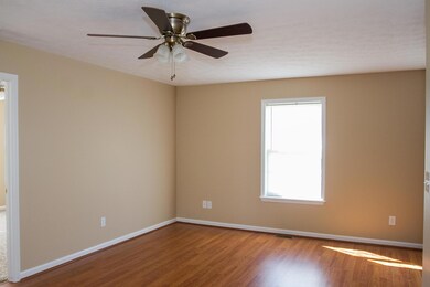 7034 Shutersbury_7.jpg