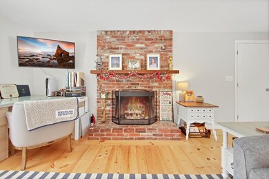 568 Groton St, Dunstable, MA 01827 - photo 6